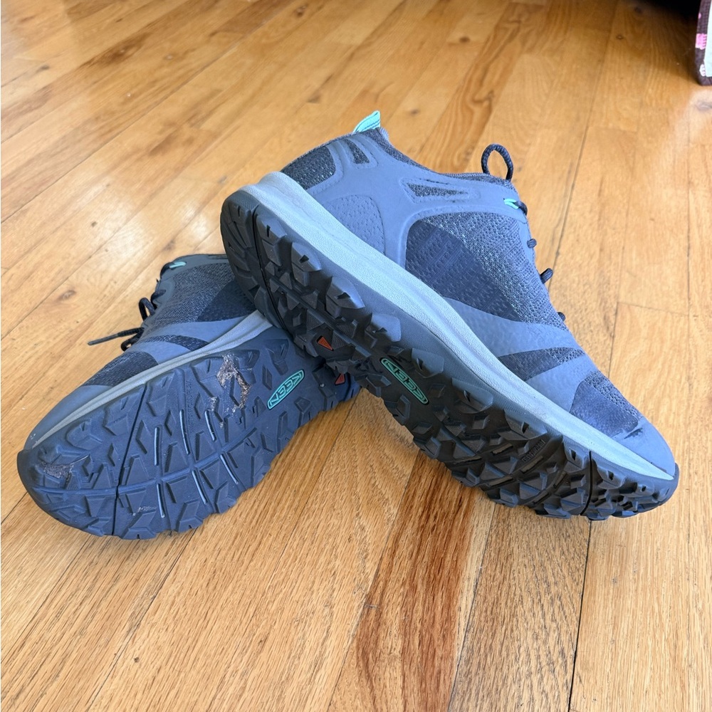 Keen Women's Gray and Turquoise Athletic Shoes with Keen Dry & Konnectfit - Picture 6 of 11